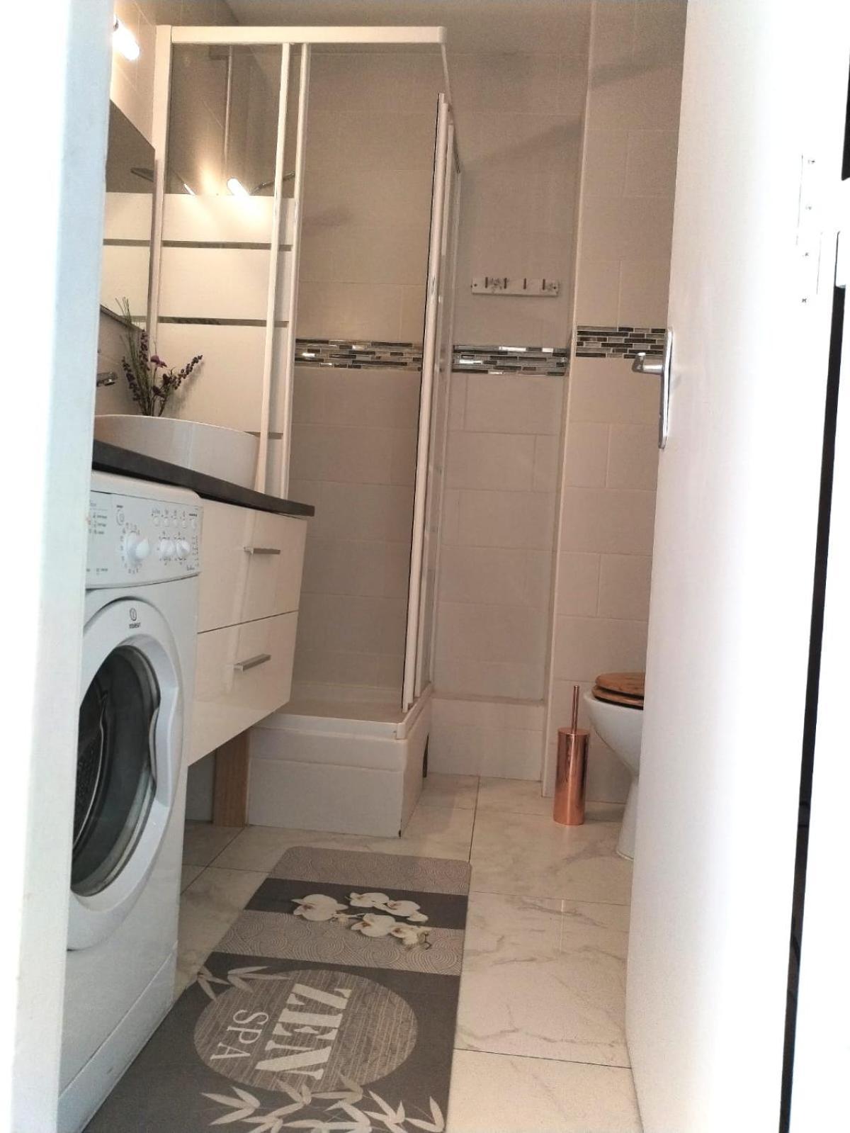 Julia Apartment อัลฟอร์วิลล์ ภายนอก รูปภาพ