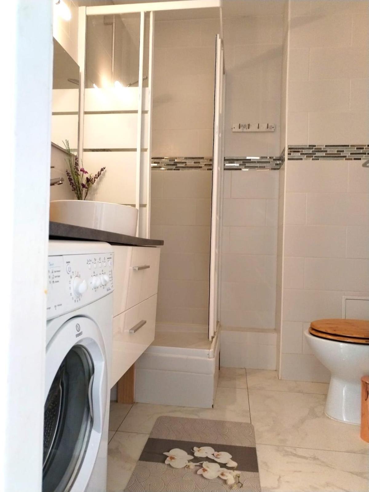 Julia Apartment อัลฟอร์วิลล์ ภายนอก รูปภาพ